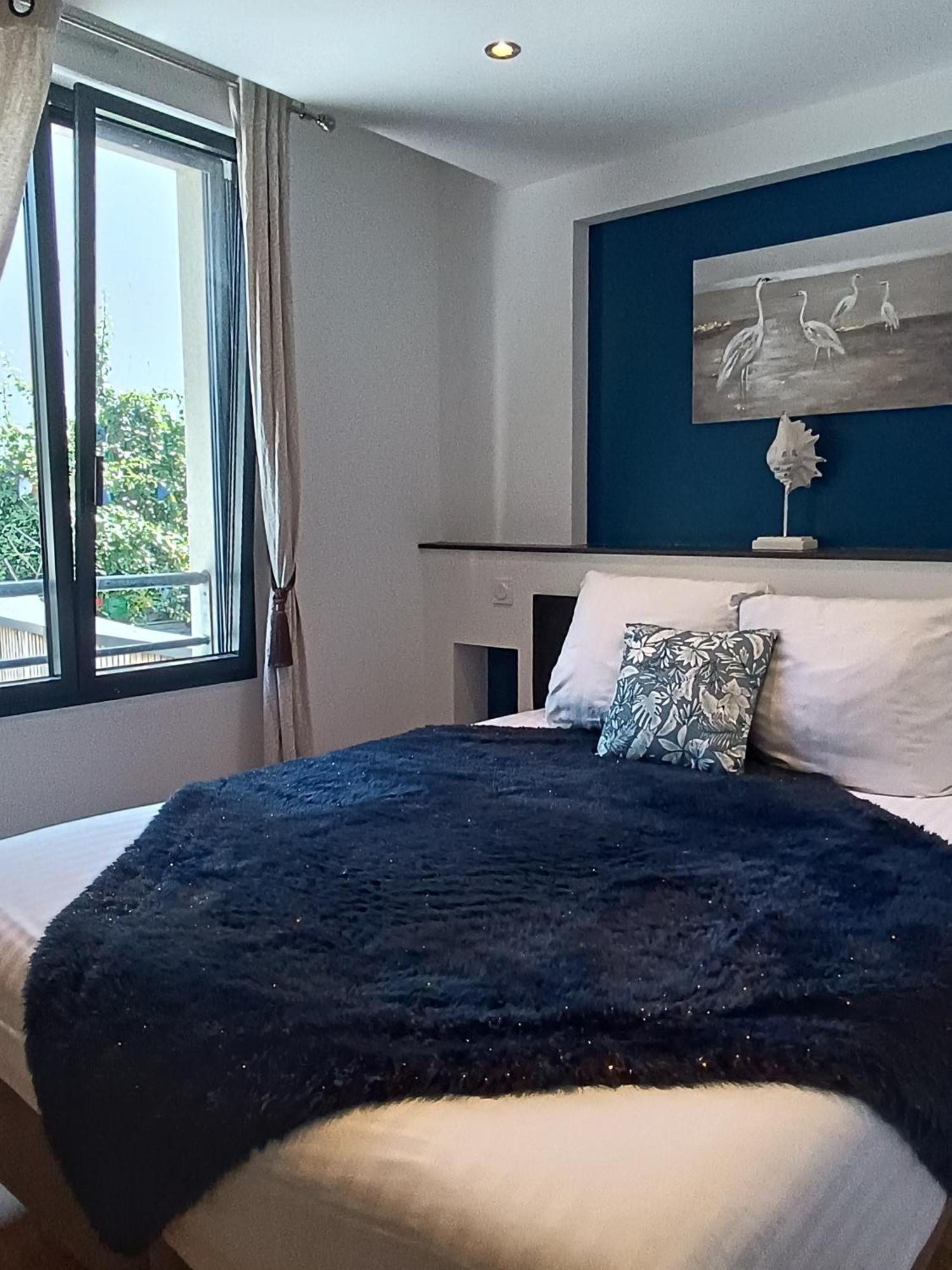 Les Suites De Bougainville Конкарно Стая снимка