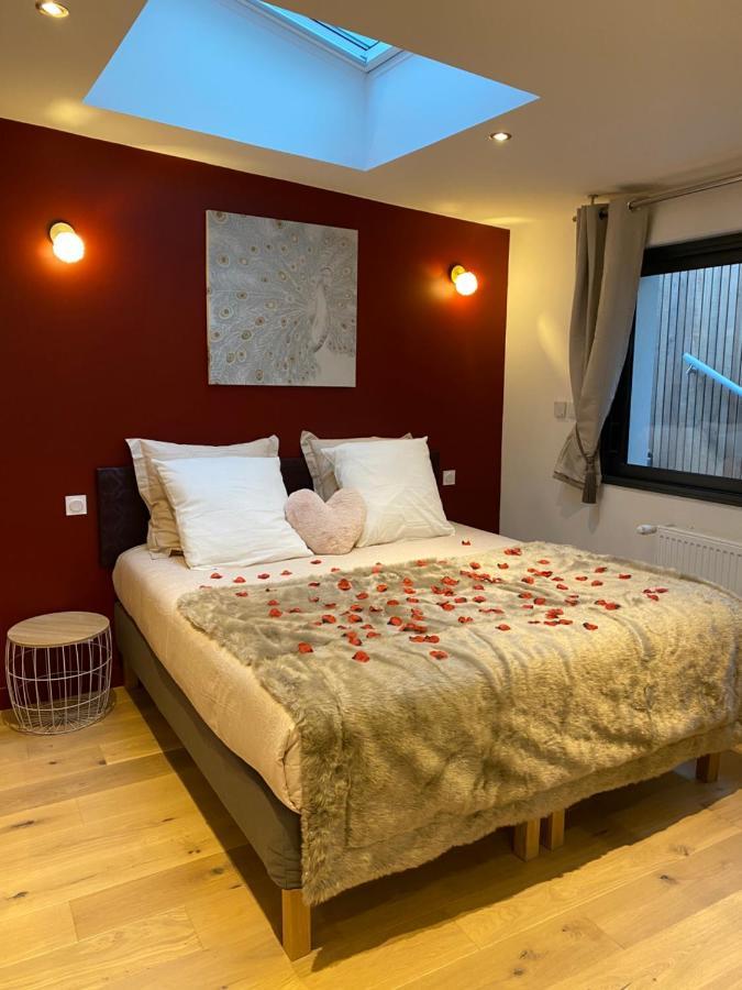Les Suites De Bougainville Конкарно Екстериор снимка